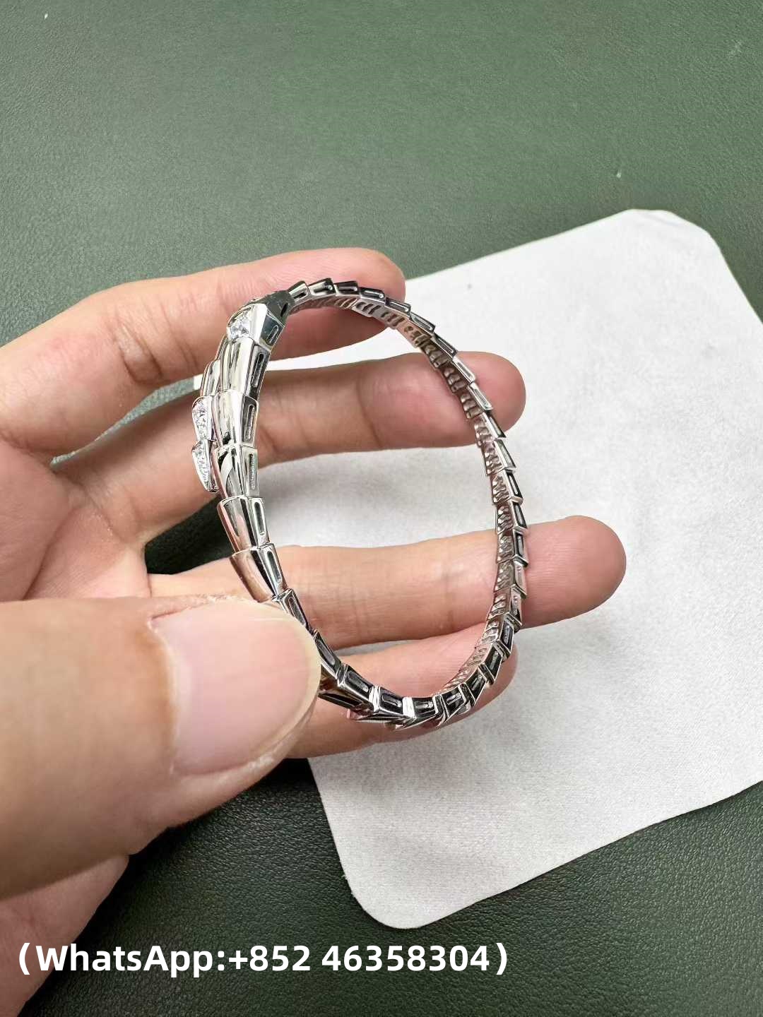 Premium 1:1 Bvlgari Serpenti Viper One-coil Bracelet set with Pavé Diamonds on the Head and Tail Replica – Custom Solid 18K White Gold