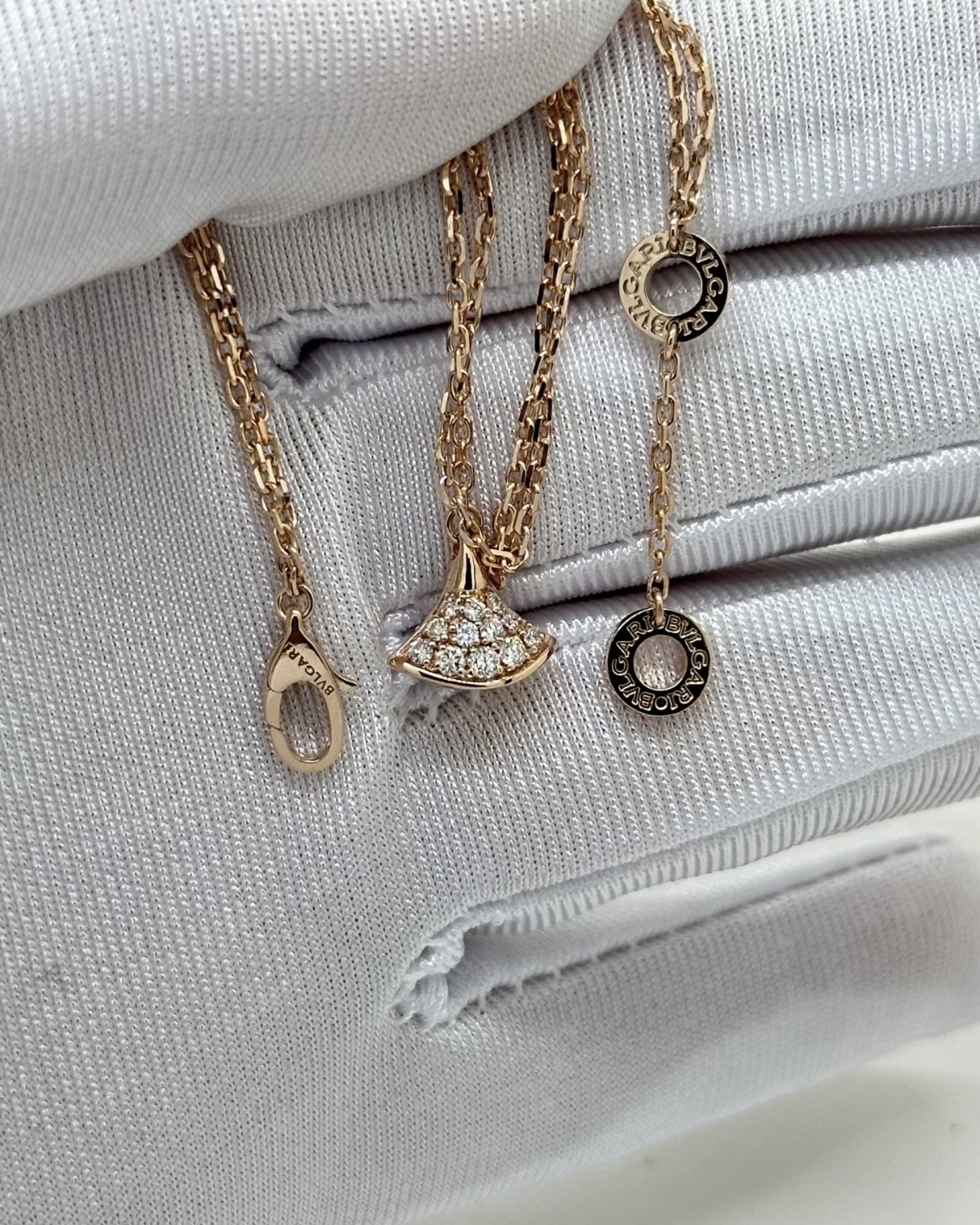 custom Bvlgari Divas' Dream Bracelet with Pendant in Full Pavé Diamonds