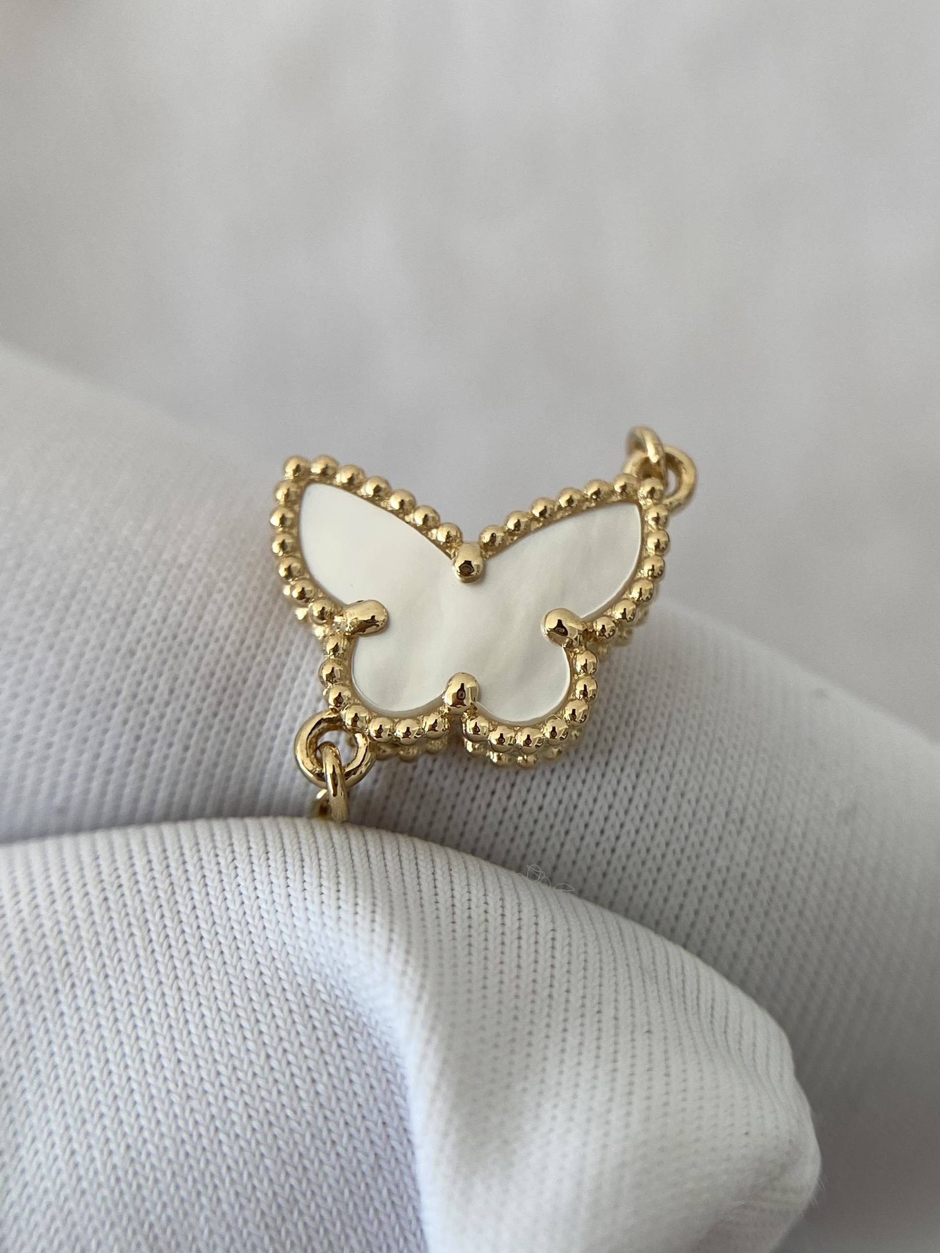 Premium 1:1 Van Cleef & Arpels Sweet Butterflies Bracelet, Mother-of-pearl Replica – Custom Solid 18K Yellow Gold