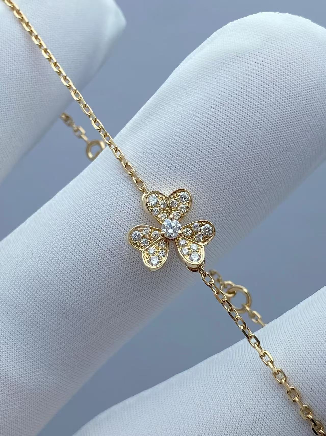 Van Cleef & Arpels Frivole Bracelet