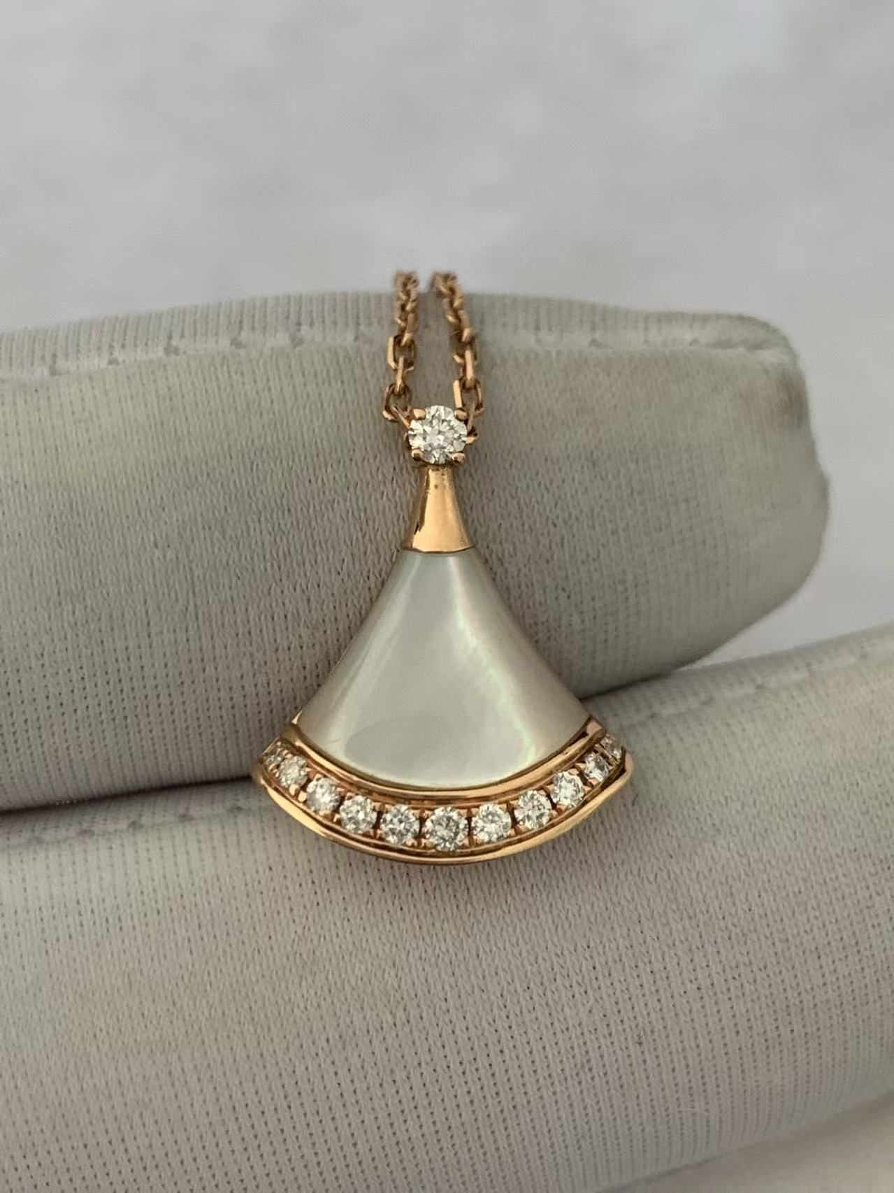 Custom Bvlgari Divas' Dream Pendant Necklace