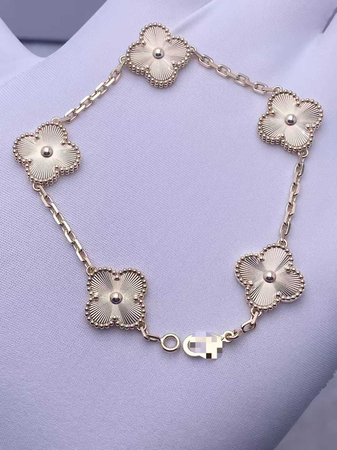 Custom Solid 18k Gold Van Cleef & Arpels Jewelry Vintage Alhambra Bracelet